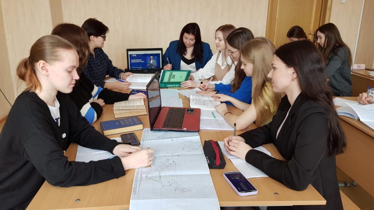 Студенты МИ ВлГУ участвуют в проекте «Банковская школа ВТБ»