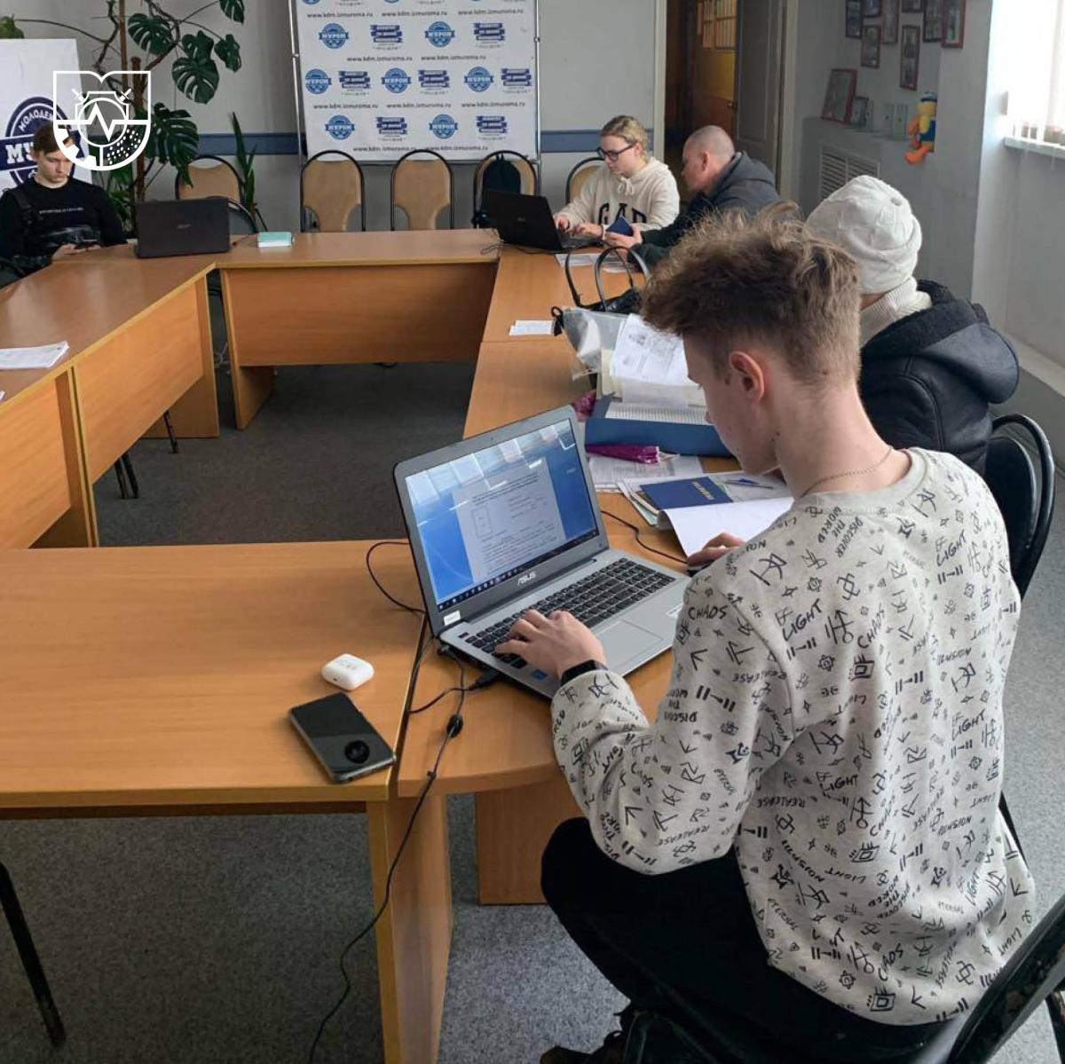 Волонтеры кафедры юриспруденции. Помощь беженцам.