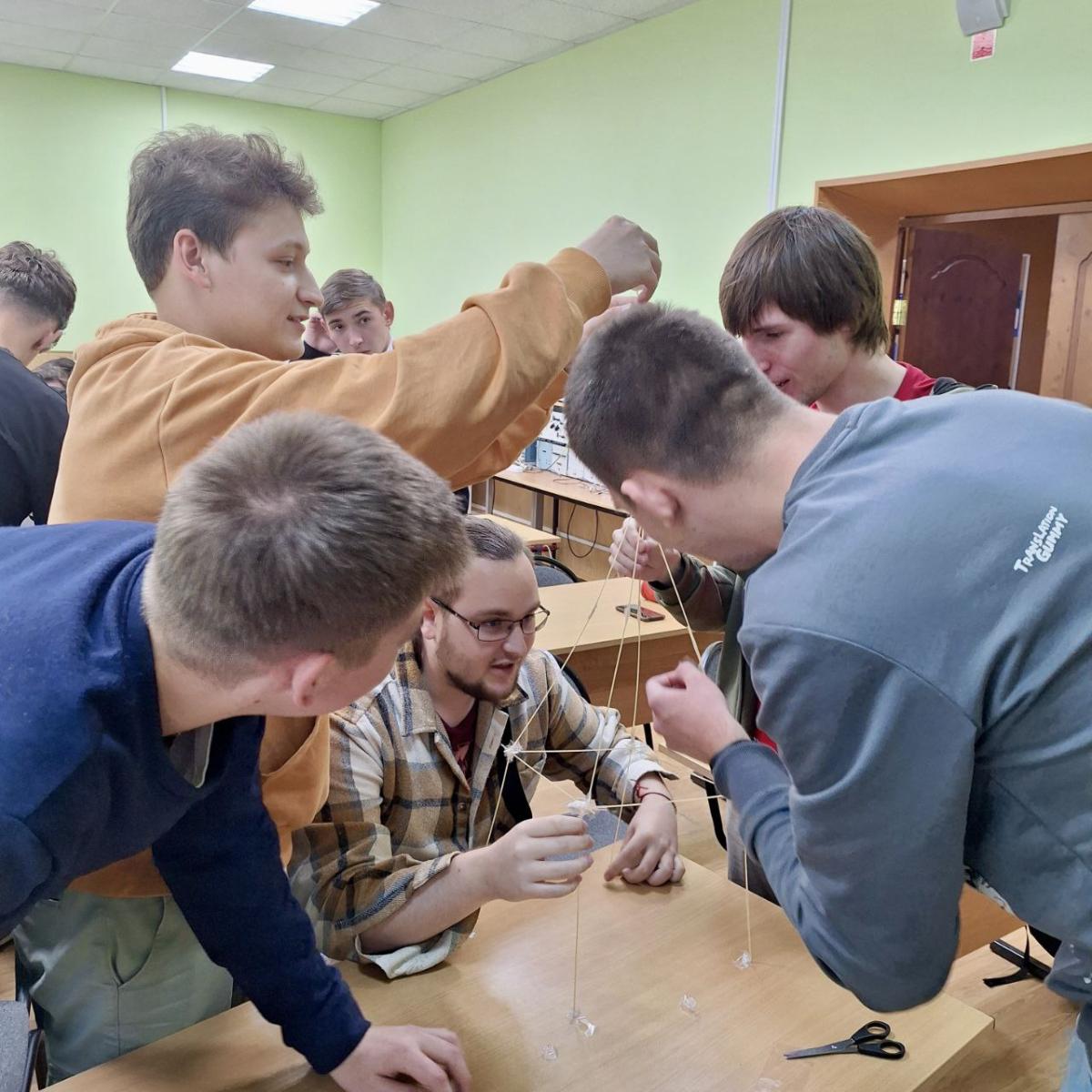 Новое лабораторное оборудование на кафедре УКТС и «практическая мозгобойня» на кафедре радиотехники