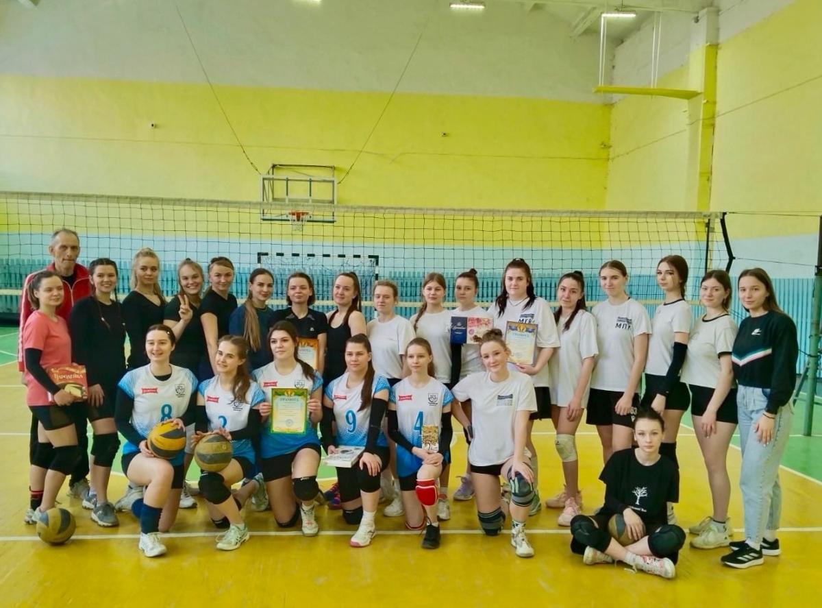 Волейбольный батл в МИВлГУ: кто забрал Кубок?