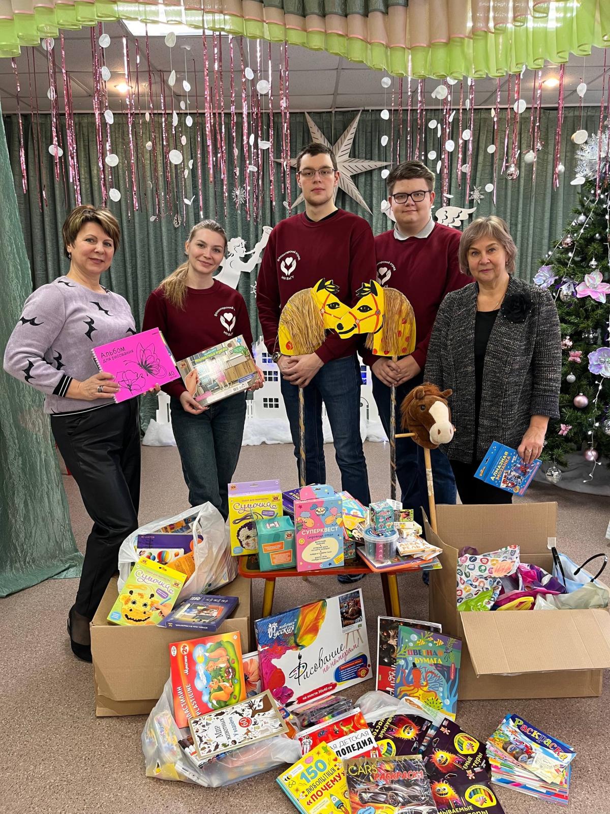 Коллектив МИВлГУ подарил детям из Центра реабилитации детей и подростков с ОВЗ особые подарки