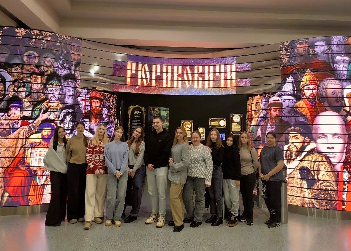 Что общего у Рюрика и наших первокурсников? ВДНХ.