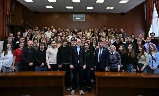 Экономика будущего: карьера в эпоху ИИ от практиков Сбера