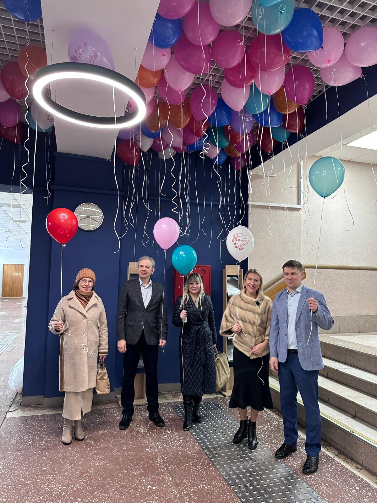 «В преддверии 8 марта наши замечательные мужчины устроили настоящий праздник для прекрасной половины Муромского института.