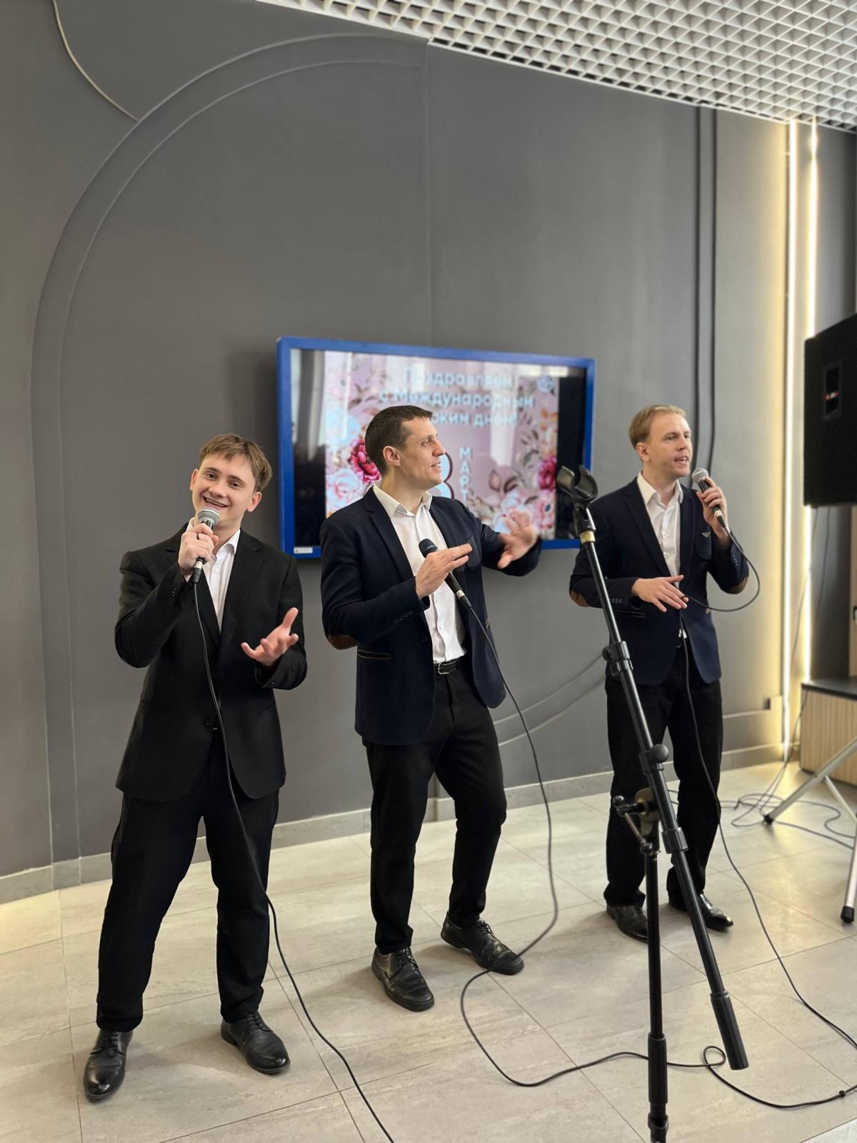 С международным женским днем!