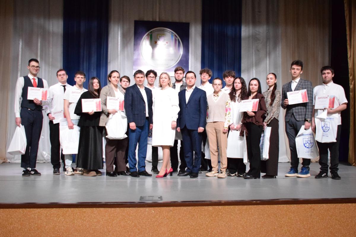 Второй день «Зворыкинских чтений» в МИ ВлГУ - пленарное заседание, 386 докладов, 18 секций и живой разговор о госслужбе