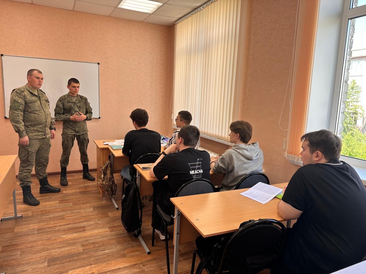 От учебы до боевого применения: будущие инженеры встретились с представителями войск БПЛА