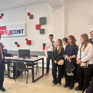 Экскурсия, которая меняет взгляд на будущее: МИВлГУ глазами школьников
