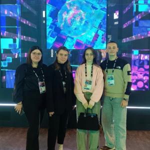  Вышли из аудитории и оказались в цифровом будущем России