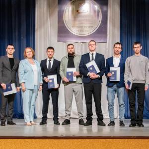 190 историй успеха. В Муромском институте ВлГУ вручили дипломы выпускникам очно-заочной и заочной форм обучения.