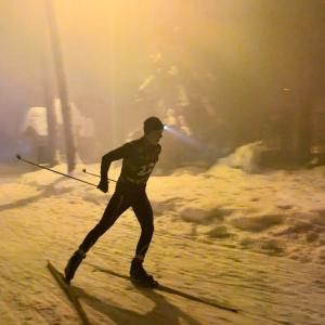 Наш студент снова на высоте! На этот раз — на лыжне!