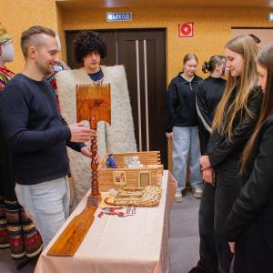 Парад национальных костюмов в Муромском институте ВлГУ: красота традиций и единство народов России