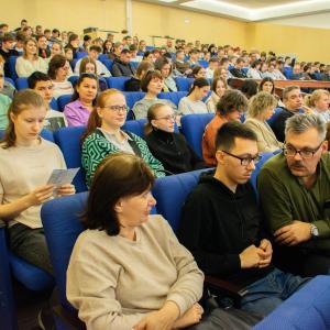 Работа в "Яндекс", стипендия в 30000 рублей, лаборатории и общежитие - День открытых дверей в МИВлГУ показал, каким бывает настоящее образование