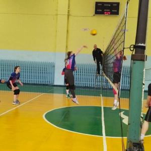 Волейбольный турнир к 8 Марта объединил поколения
