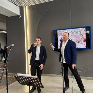 Несмотря на очередной снегопад, в холле главного корпуса МИ ВлГУ сегодня царила настоящая весенняя атмосфера! 