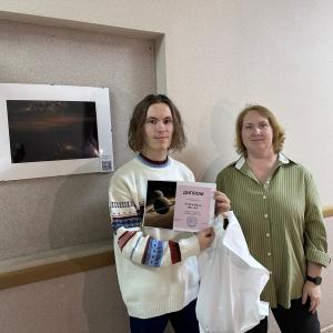 Новые вселенные в МИВлГУ: открытие выставки «Нейро-арт-2025»