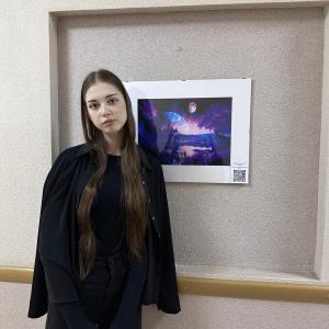 Новые вселенные в МИВлГУ: открытие выставки «Нейро-арт-2025»