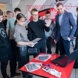 Работа в "Яндекс", стипендия в 30000 рублей, лаборатории и общежитие - День открытых дверей в МИВлГУ показал, каким бывает настоящее образование