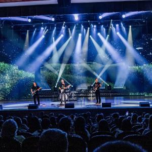 «Трава у дома» с космическим драйвом: МИВлГУ раскачал главную сцену области